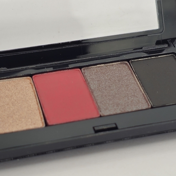 Mary Kay Feel Fierce Petite Palette - Picture 3 of 4